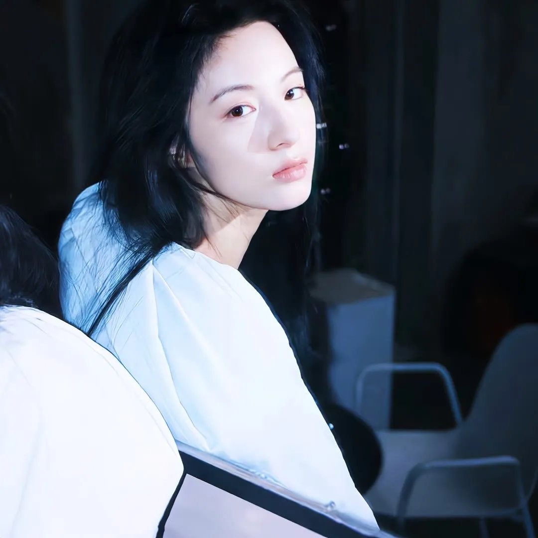 皮裘大衣女人